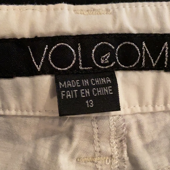 Volcom shorts - Picture 3 of 5